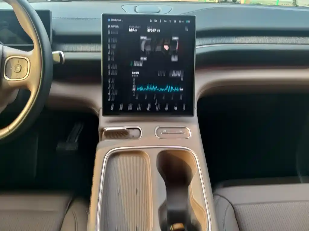 NIO ES6 — миниатюра 20