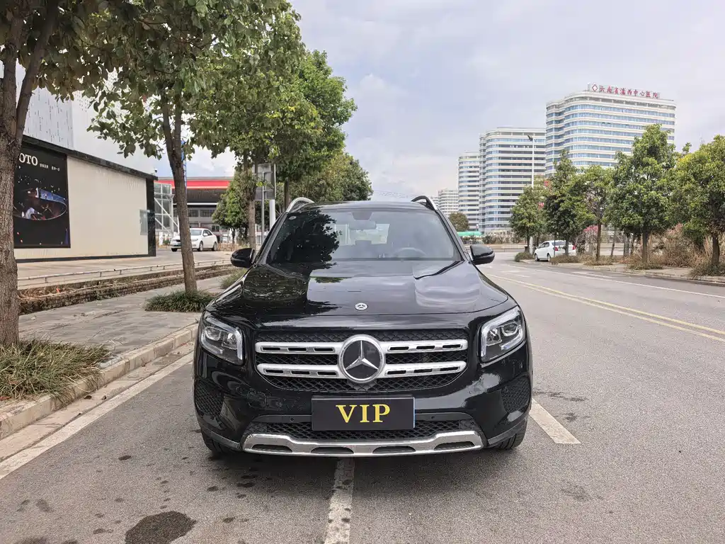 Mercedes-Benz GLB 2023