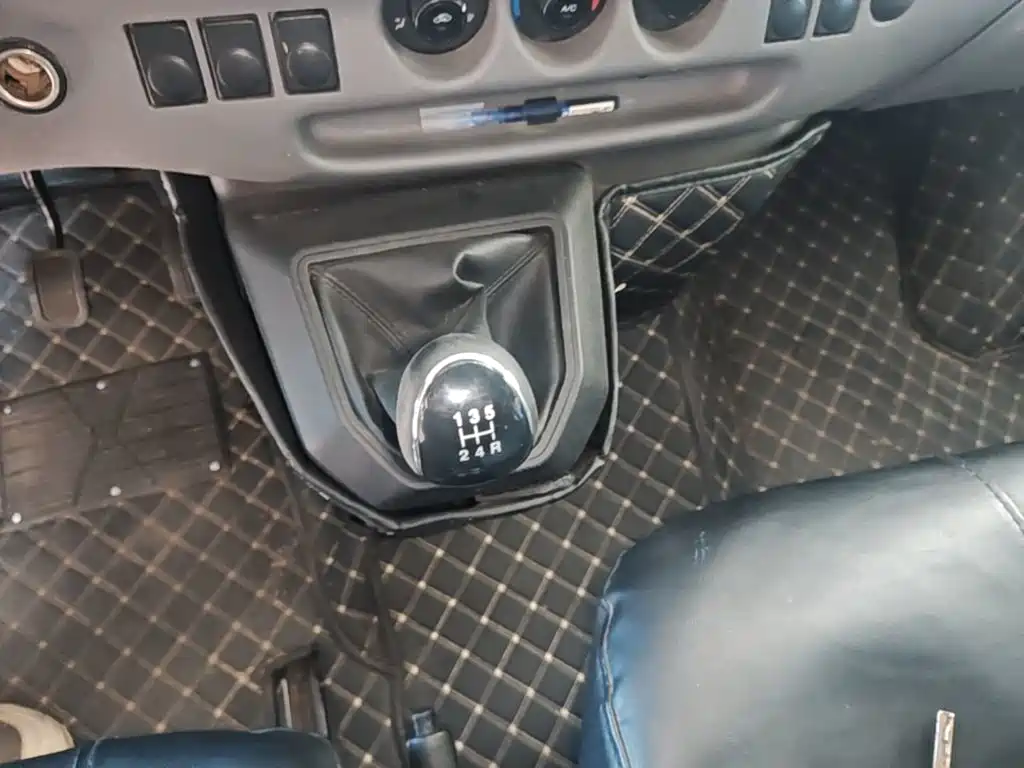 JMC Tesla — миниатюра 14