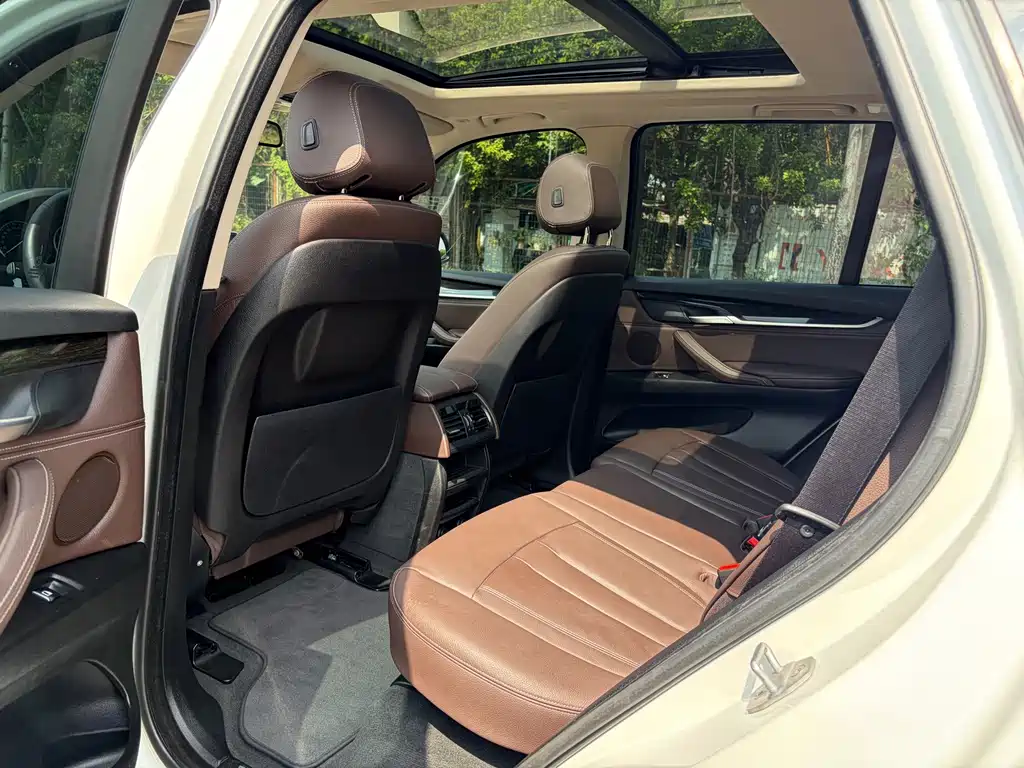 BMW X5 (Import) — миниатюра 9