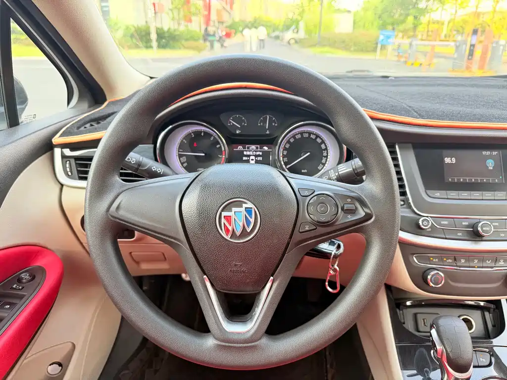 Buick Verano — миниатюра 10