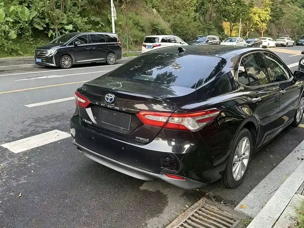 Toyota Camry — миниатюра 7
