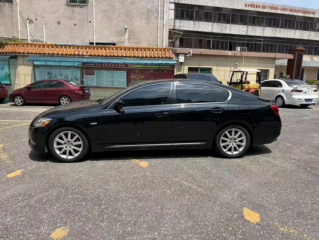 Lexus GS — миниатюра 8
