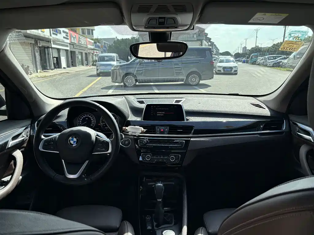 BMW X1 — миниатюра 10