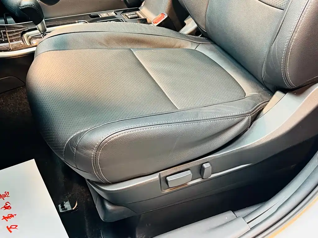 Mitsubishi Outlander — миниатюра 14