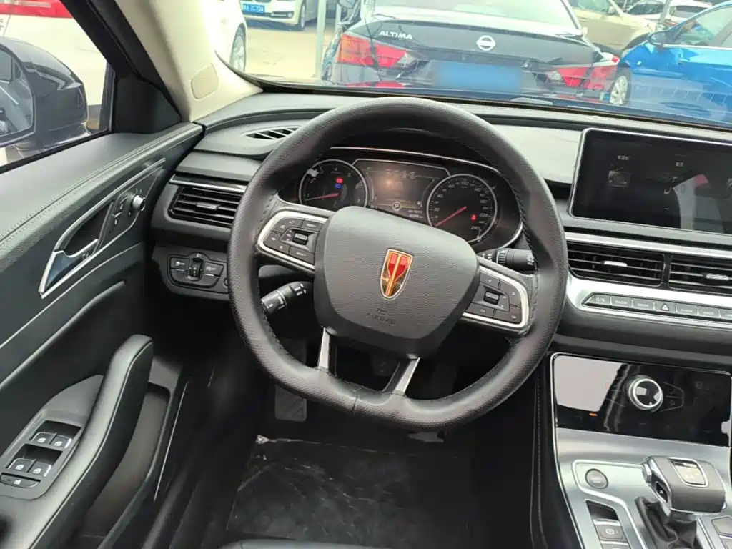 Hongqi Hongqi H5 — миниатюра 11