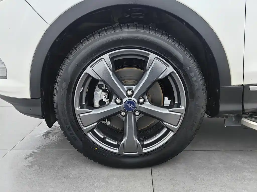 Ford Kuga — миниатюра 17