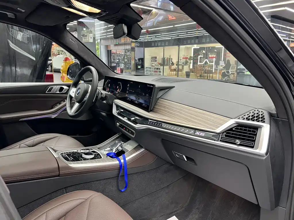 BMW X5 2023 xDrive 40Li M Sport