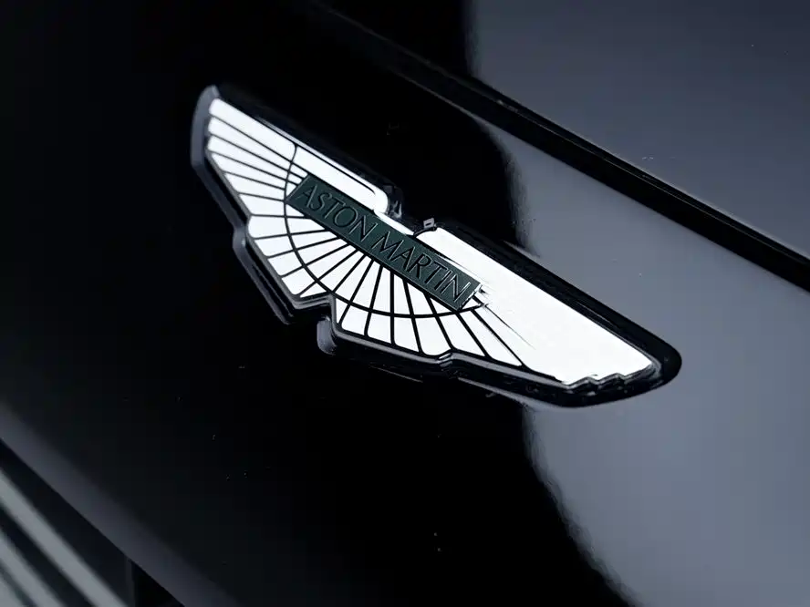 Aston Martin DBX 2023 3.0T STRAIGHT-SIX