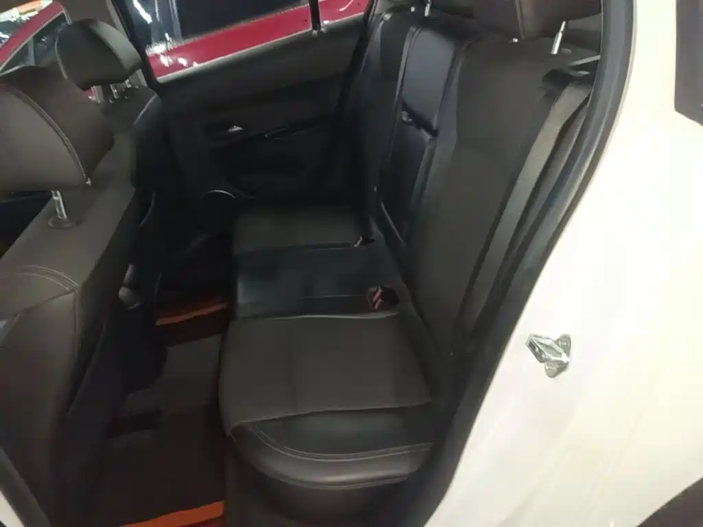 Chevrolet Cruze — миниатюра 17