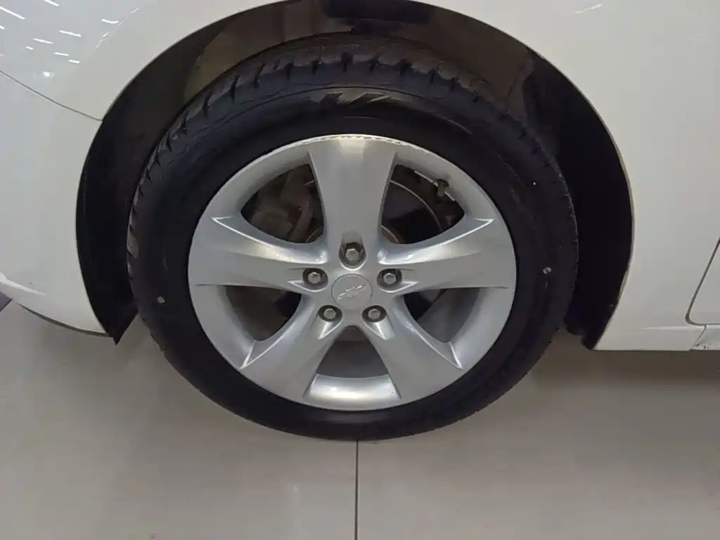 Chevrolet Cruze — миниатюра 23