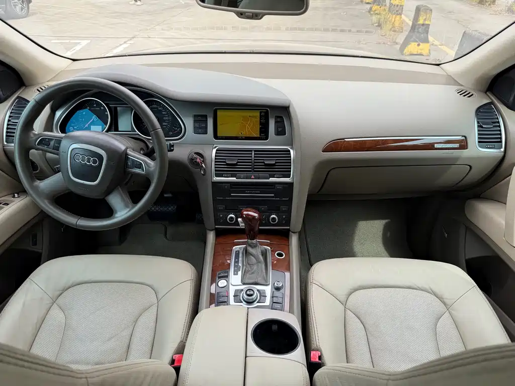 Audi Q7 — миниатюра 5