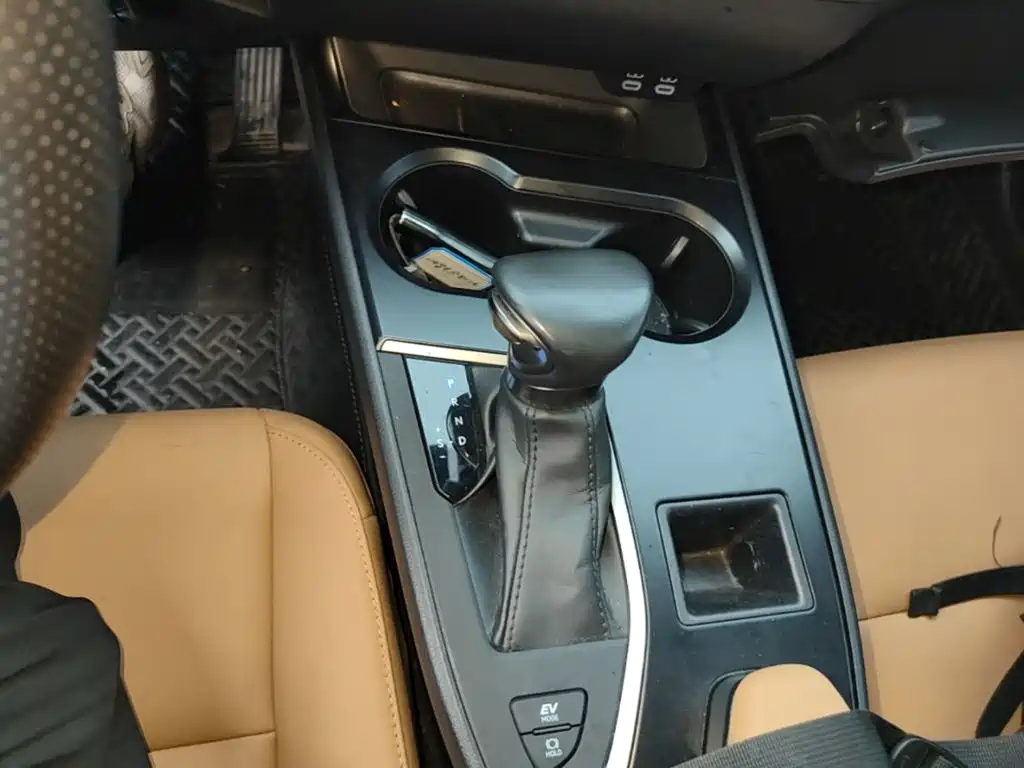 Lexus UX — миниатюра 14