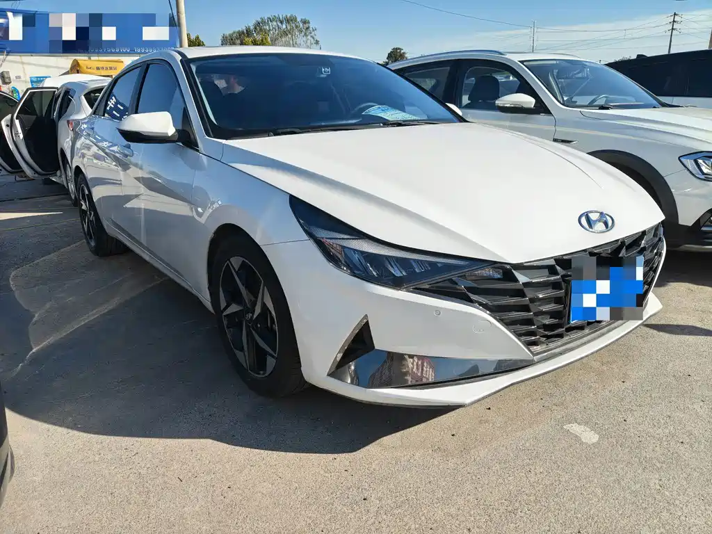 Hyundai Elantra 2023 — фото 3