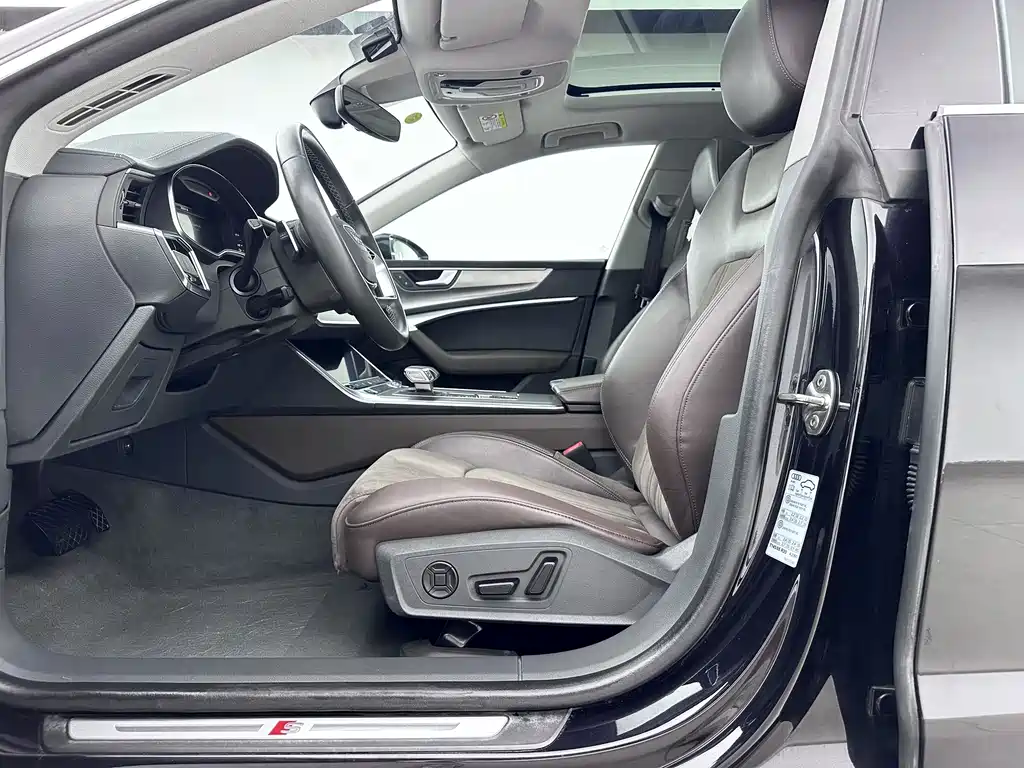Audi A7L — миниатюра 13