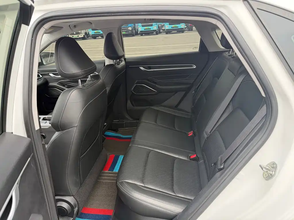 Geely Emgrand 2022 4 1.5L CVT Luxury