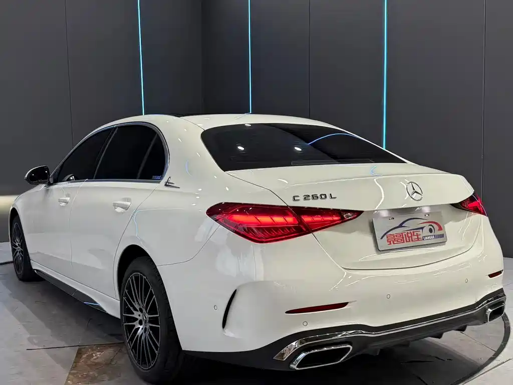 Mercedes-Benz C-Class — миниатюра 6