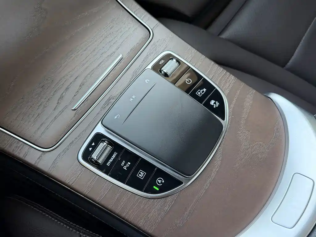 Mercedes-Benz GLC — миниатюра 10