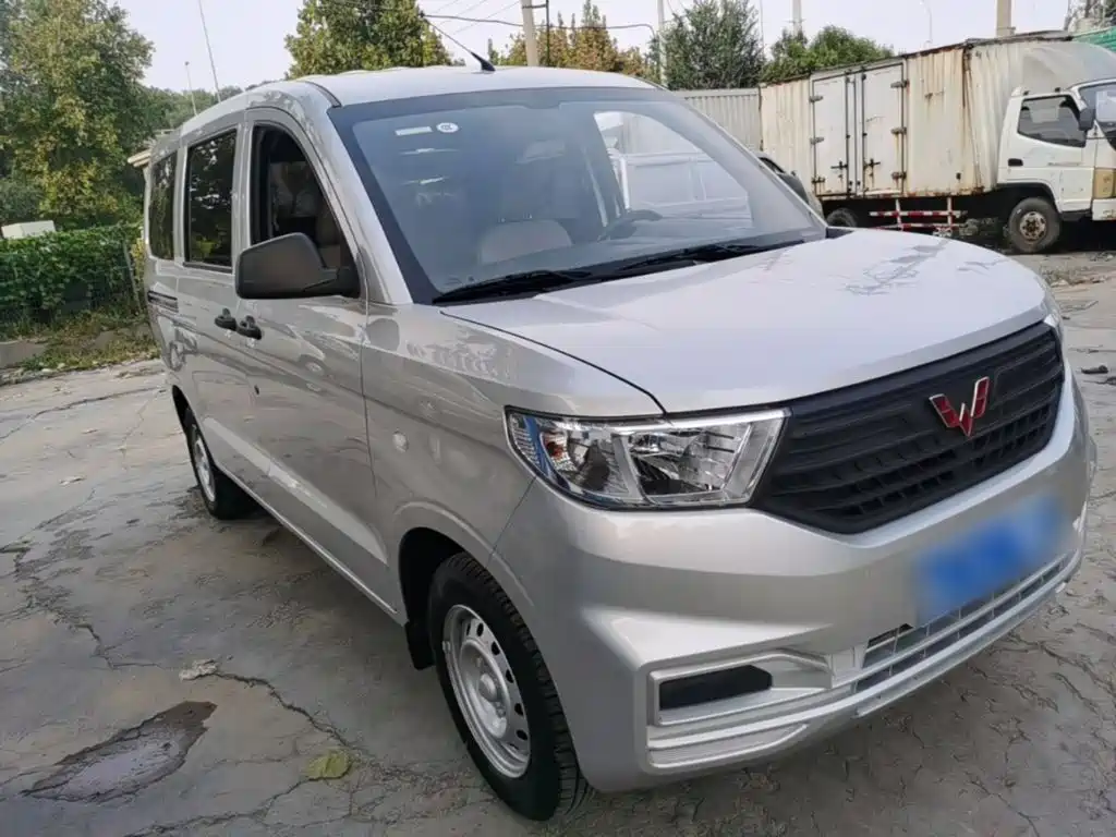 Wuling Hongguang V — миниатюра 4