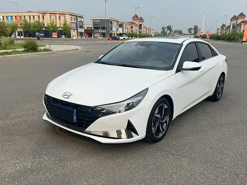 Hyundai Elantra 2021 1.5L CVT LUX Premium Edition