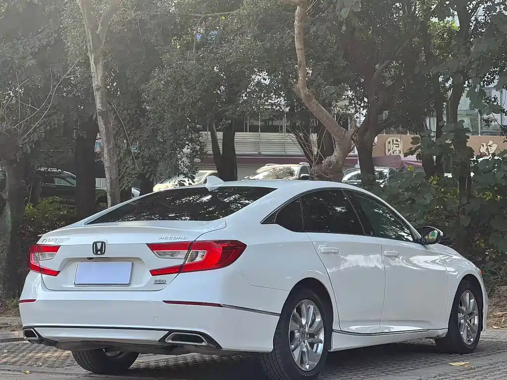 Honda Accord — миниатюра 6