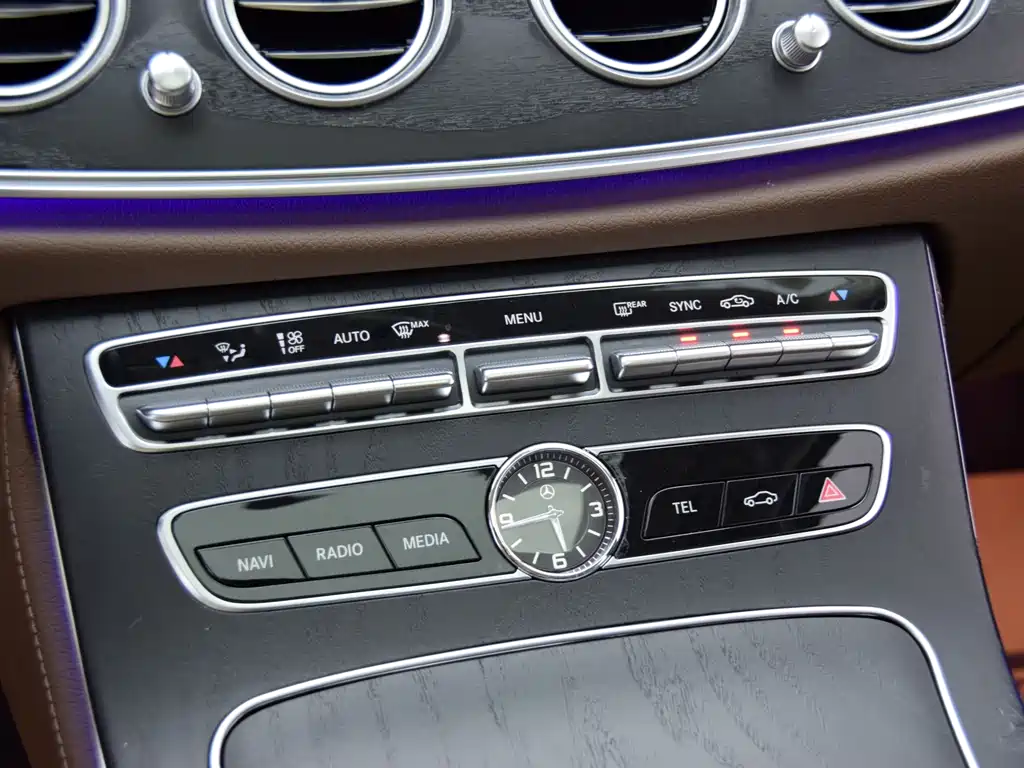 Mercedes-Benz E-Class — миниатюра 15