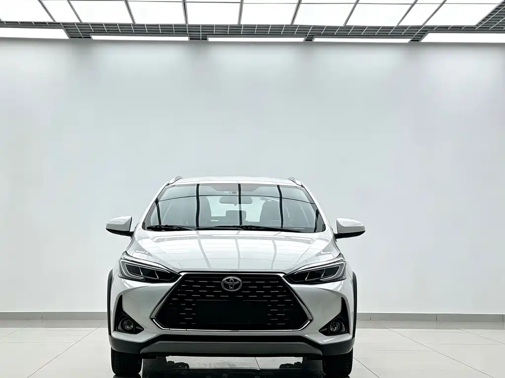 Toyota Yaris L — миниатюра 3