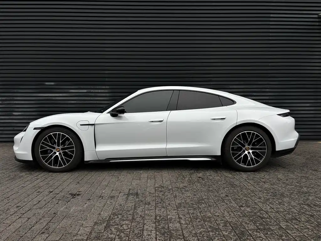 Porsche Taycan 2022 Taycan