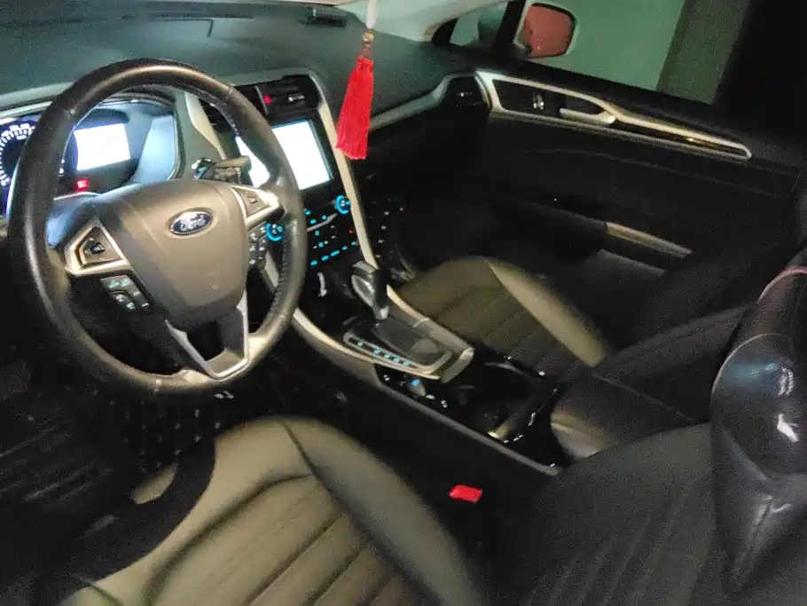 Ford Mondeo — миниатюра 12