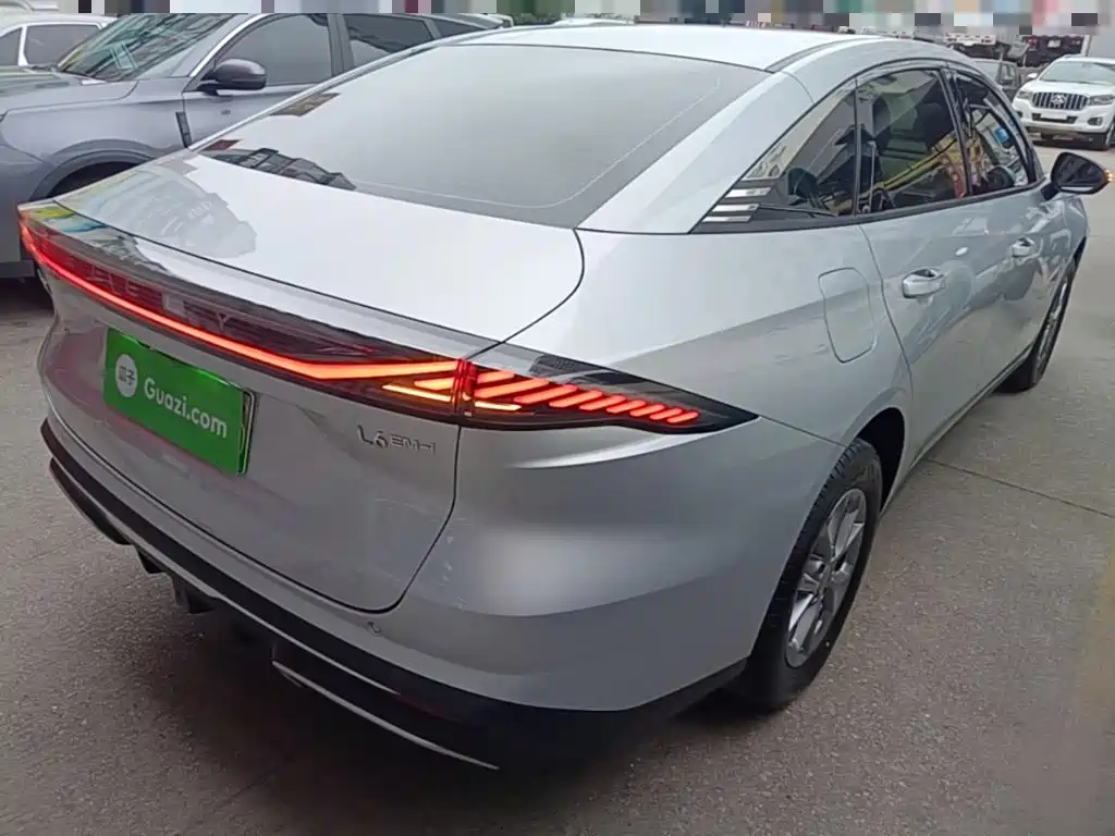 Geely Galaxy Galaxy L6 L6 2025 EM-i 60km