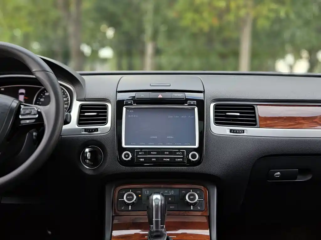 Volkswagen Touareg — миниатюра 17