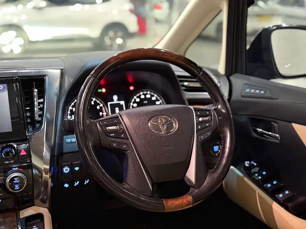 Toyota Alphard — фотографии объявления, Фото 15