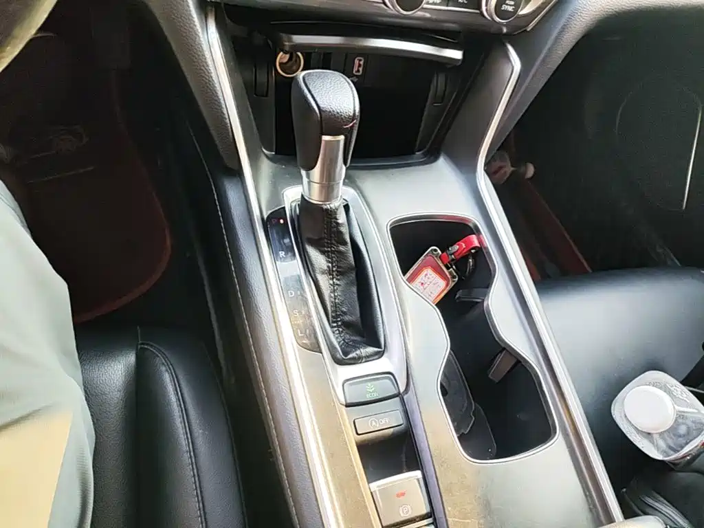 Honda Accord — миниатюра 14