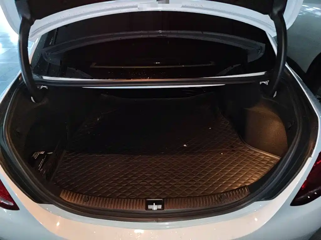 Mercedes-Benz C-Class — миниатюра 19