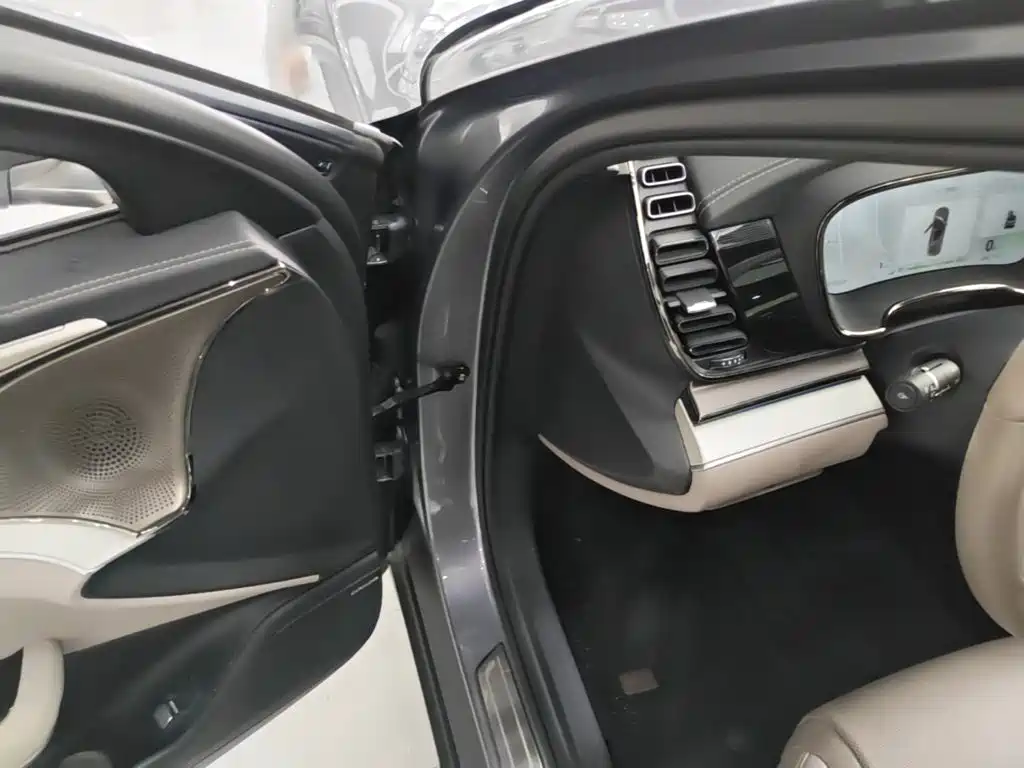 BYD Han — миниатюра 12