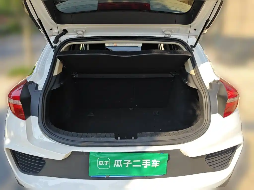 Geely Emgrand GS — миниатюра 15