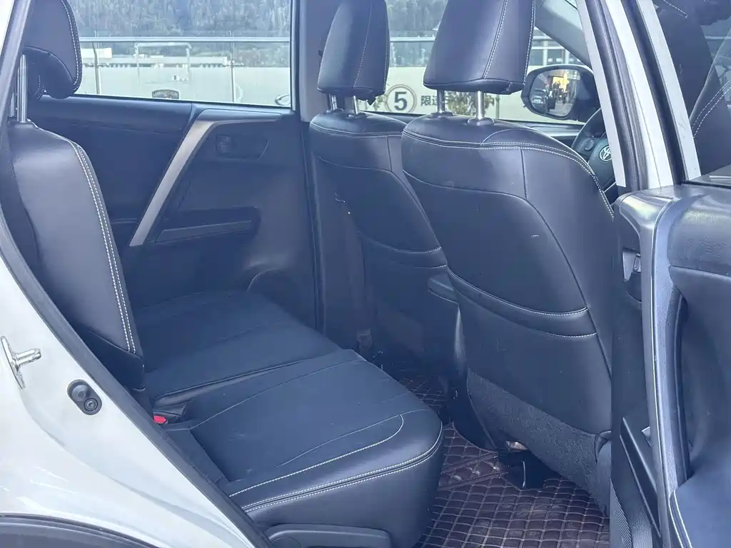 Toyota RAV4 — миниатюра 22