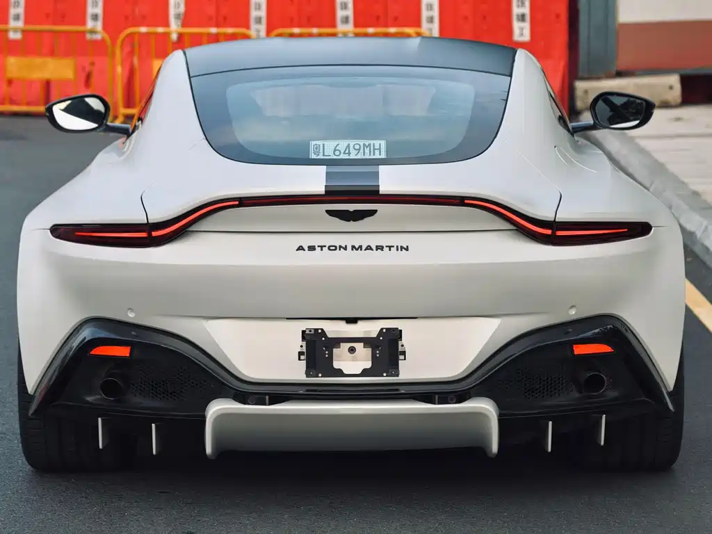 Aston Martin V8 Vantage — миниатюра 5