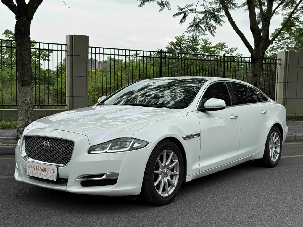 Купить Jaguar XJ
