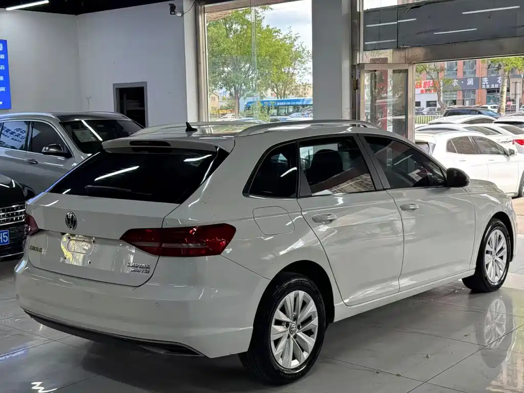 Volkswagen Lavida — миниатюра 6