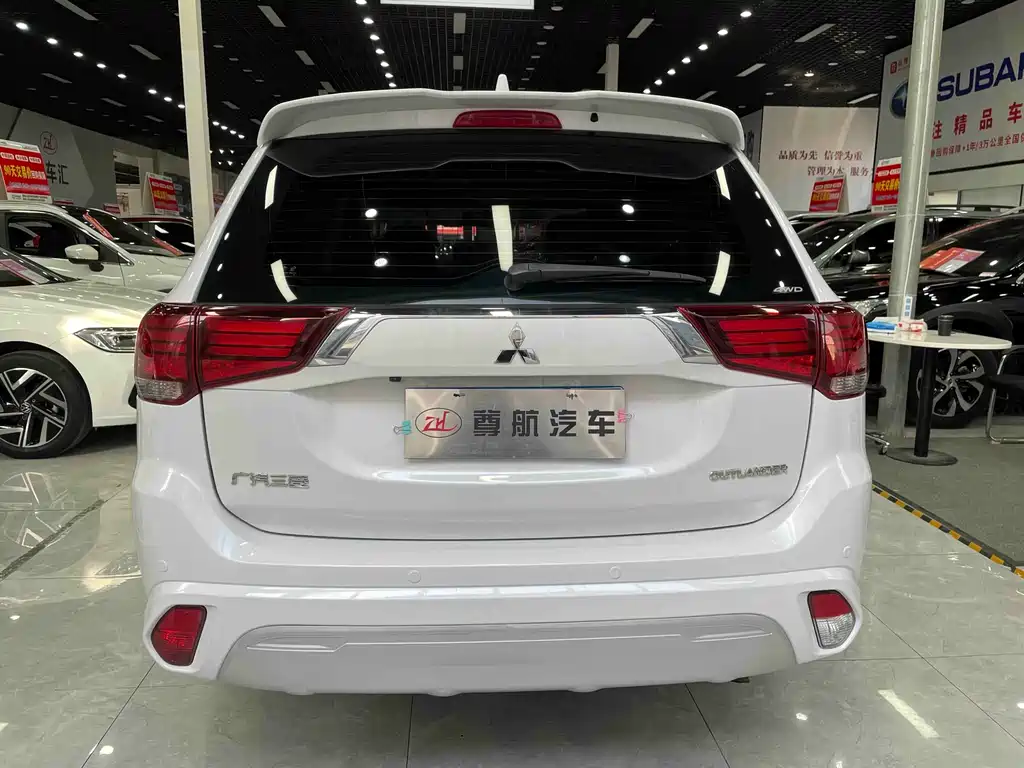 MITSUBISHI OUTLANDER