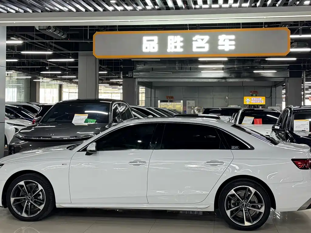 Audi A4L 2022 40 TFSI Fashion