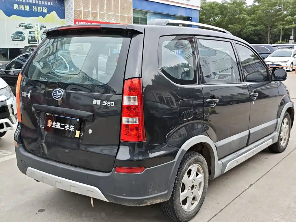 FAW S80 2011 1.5L MT 7 мест Elite
