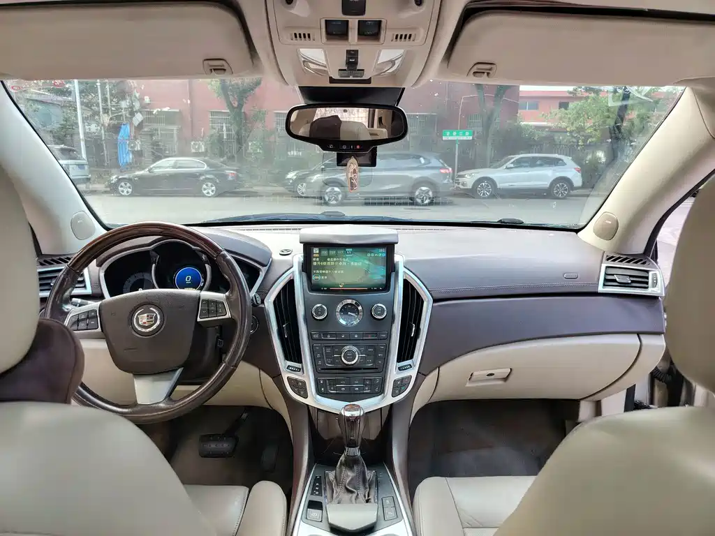 Cadillac SRX — миниатюра 4
