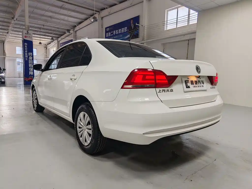 Volkswagen Santana — миниатюра 6