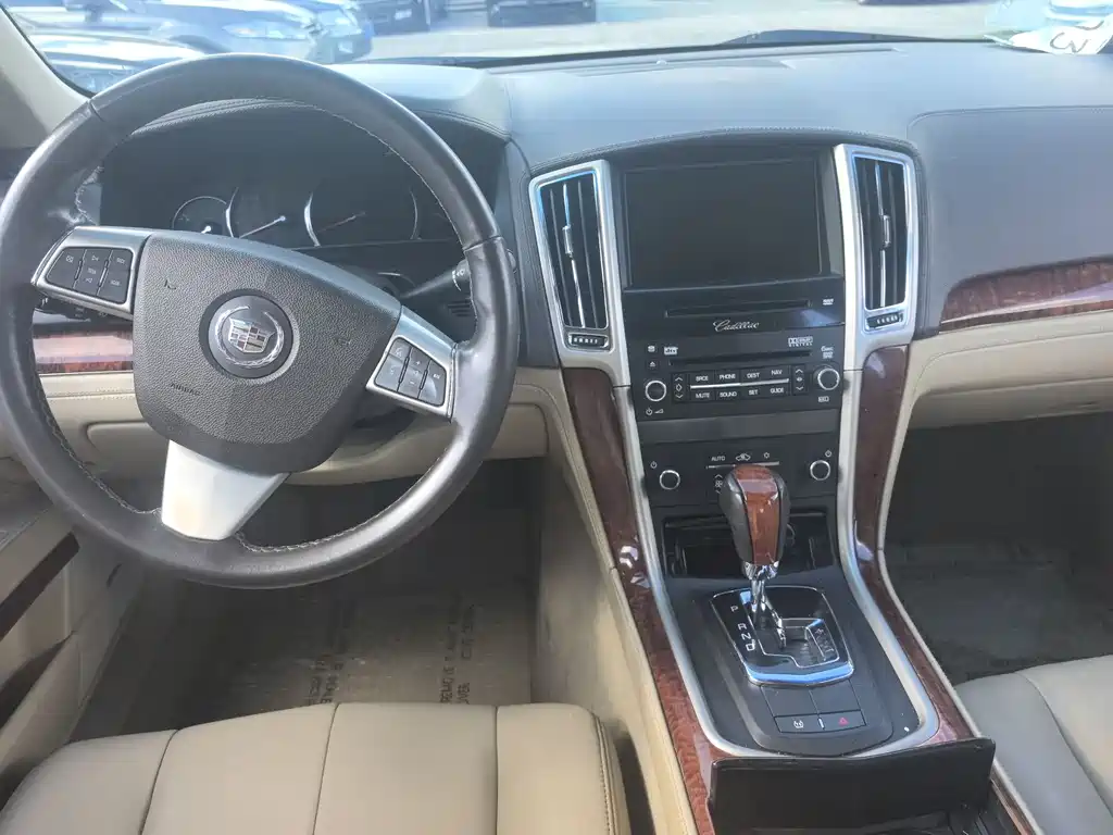 Cadillac SLS — миниатюра 8