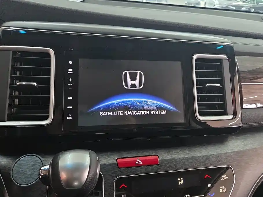 Honda Elysion — миниатюра 13