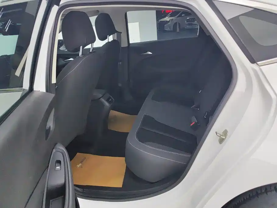 Buick Verano — миниатюра 11
