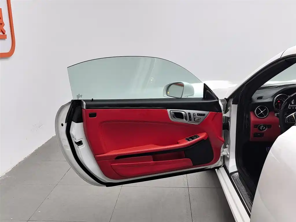 Mercedes-Benz SLC 2016 SLC 200 Fashion