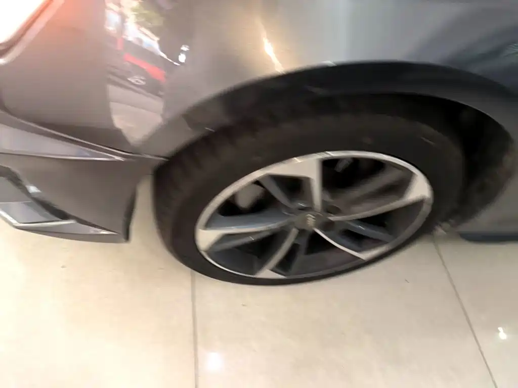 Audi A4L — миниатюра 23